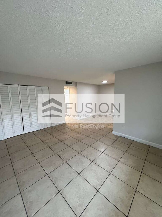 Building Photo - 400 NW 65th Ave