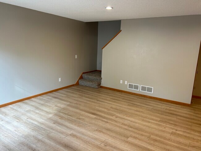 Building Photo - 1237 Heather Ln