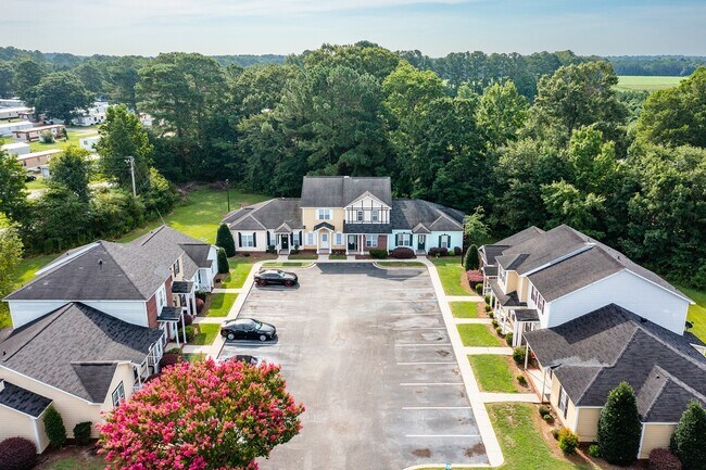 Foto del edificio - Sterling Pointe Town Homes