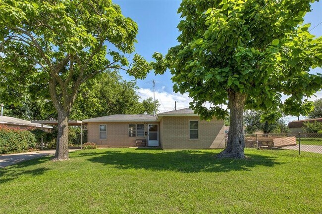 Photo - 745 SE 42nd St House