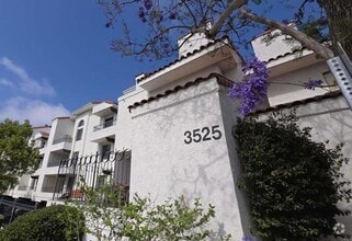Building Photo - 3525 Lebon Dr