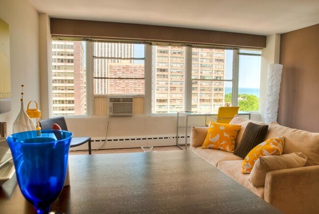 Foto del edificio - 350 W Oakdale Ave