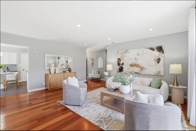 Foto del edificio - Dual-Master 3 Bed. 3 Bath Home in the Heart of Santa Clara.