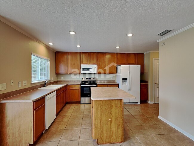 Foto del edificio - 325 Van Gogh Cir