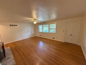 Building Photo - 2710 Englewood Ave NE