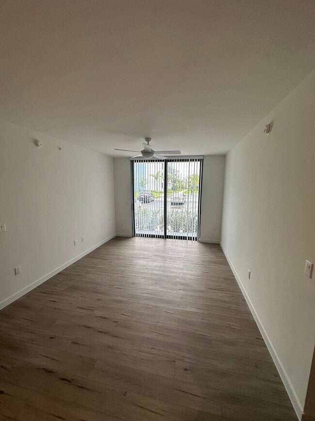 Foto del edificio - 6976 W 4th Way