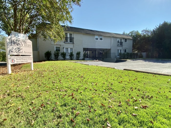 Primary Photo - 135 Oakwood Ave