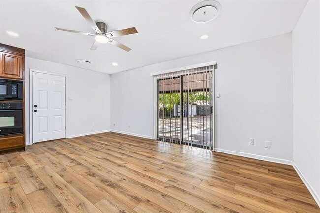 Building Photo - 301 Carothers St
