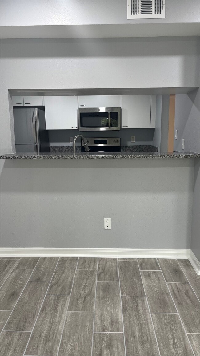 Building Photo - 12633 Memorial Dr