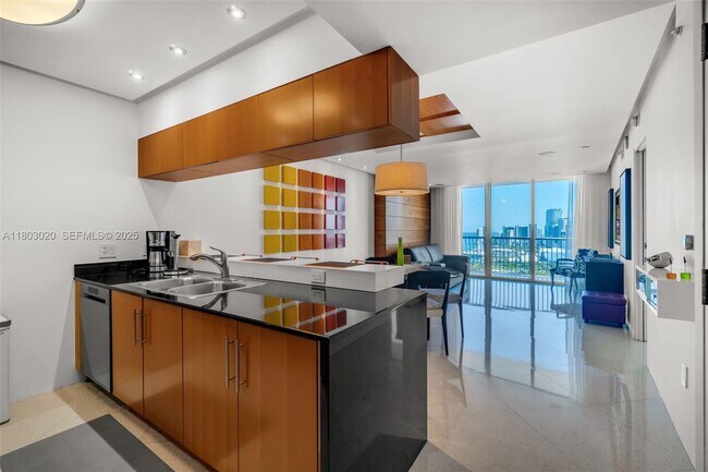 Foto del edificio - 1750 N Bayshore Dr