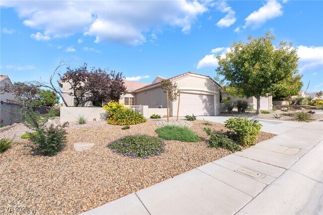 Foto del edificio - 2706 Grand Forks Rd