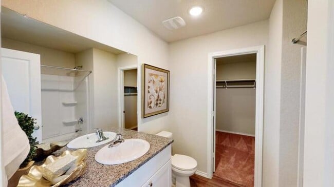 Building Photo - 10611 McClintock Dr