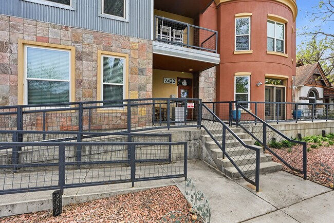 Foto del edificio - 2422 Tremont Pl