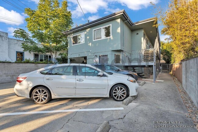 Foto del edificio - 2123 Spaulding Ave