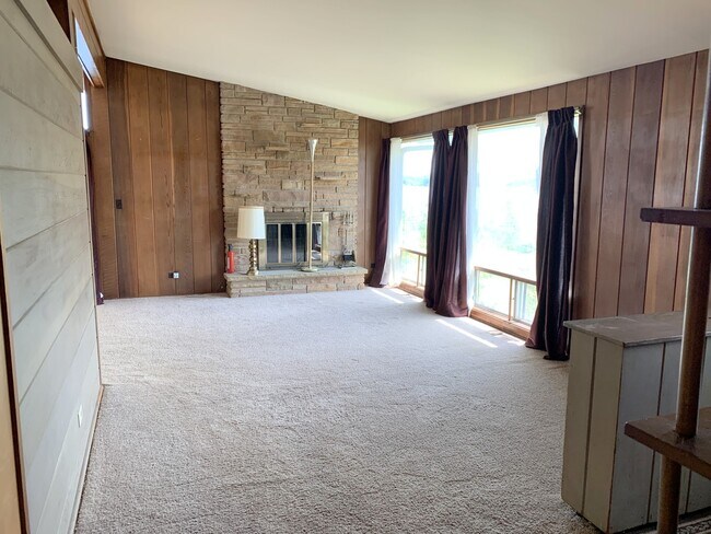 Building Photo - 255 Sunrise Ln