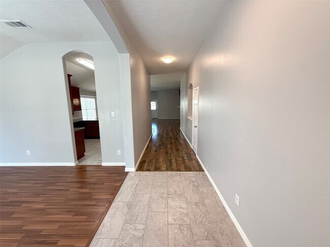 Foto del edificio - 2414 Alcove Foster Ct