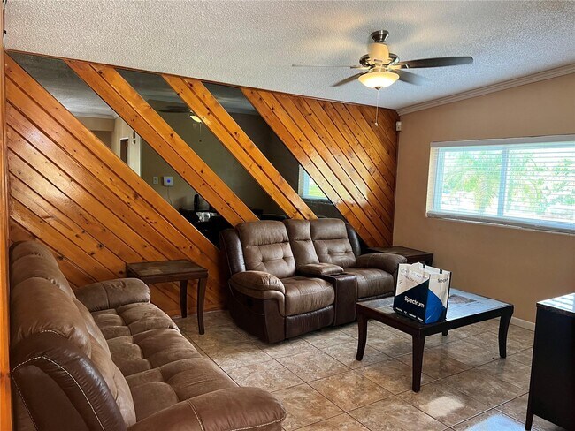 Building Photo - 124 Jupiter Cir