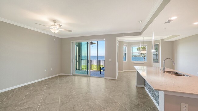 Building Photo - 2 Bed 2 Bath With Breathtaking Views From ...