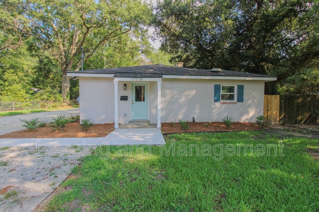 Building Photo - 1757 Skinner Ave