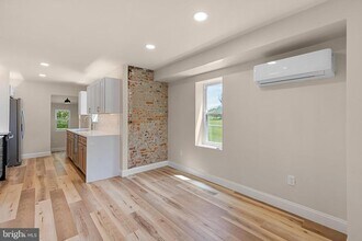 Building Photo - 563 Rosedale Rd