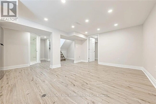 Building Photo - 194 Crockett St