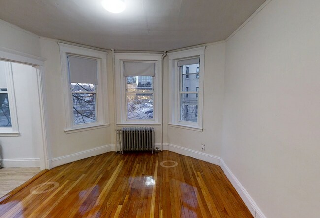 Building Photo - Avl NOW No Fee! Sunny, renovated Studio w/updated kitchen!