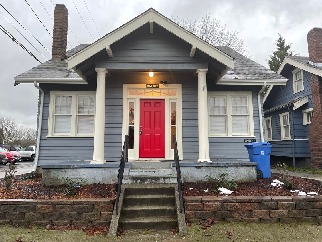 1216 S 4th St Unit A, WA 98405 Room for Rent in WA