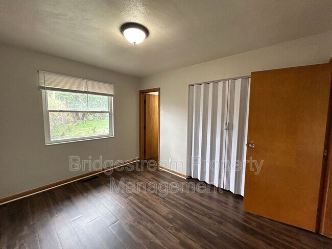 Foto del edificio - 1431 Huffman Ave