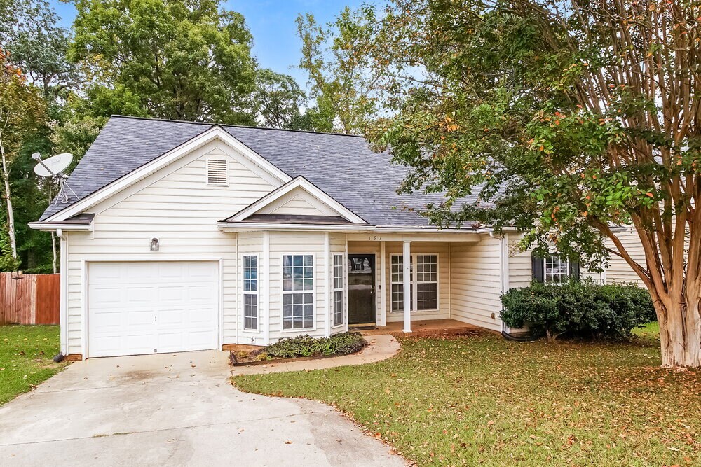 Foto principal - 197 Everett Park Dr