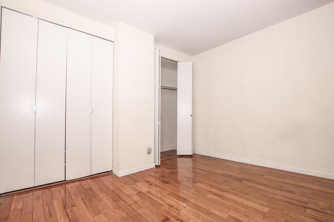 Building Photo - 9 E 32nd