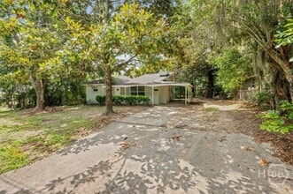 Building Photo - 1319 E 69th St