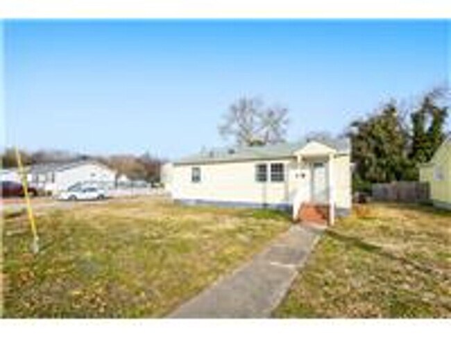 Foto del edificio - 3 Bed 1 Bath Home for Rent in Hampton!