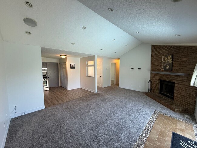 Foto del edificio - 7812 Brookfield Dr