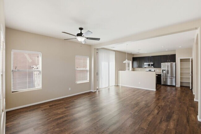 Foto del edificio - 981 S Deerfield Ln