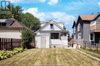 Building Photo - 553 Tournier St