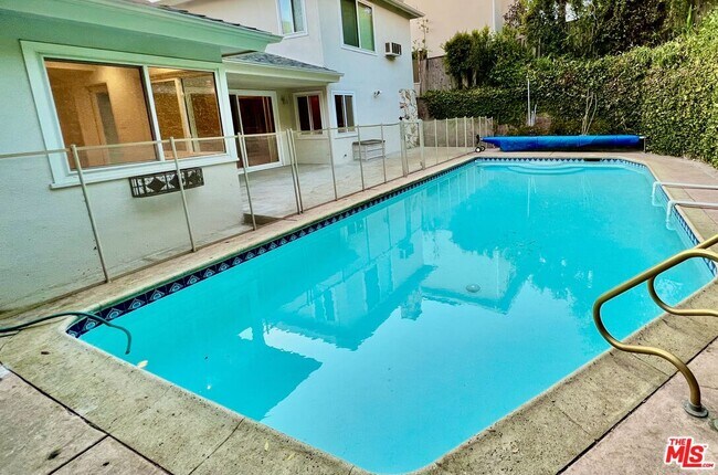 Foto del edificio - 1008 Westholme Ave