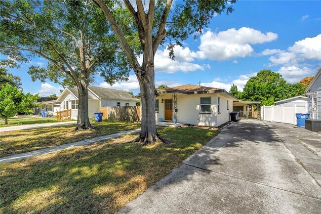 Foto del edificio - 2621 17th Ave N