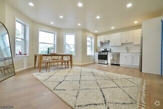 Building Photo - 103 3rd Ave