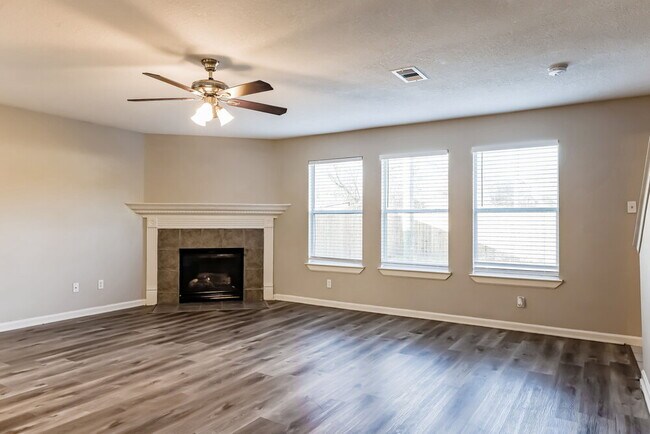 Foto del edificio - 20735 Fox Cliff Ln