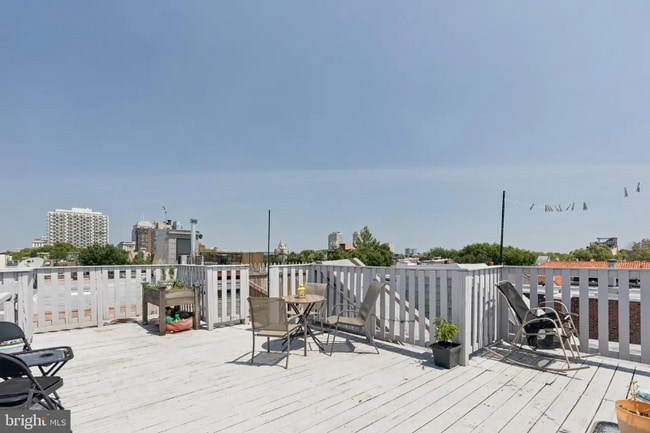 Foto del edificio - 635 Fitzwater St