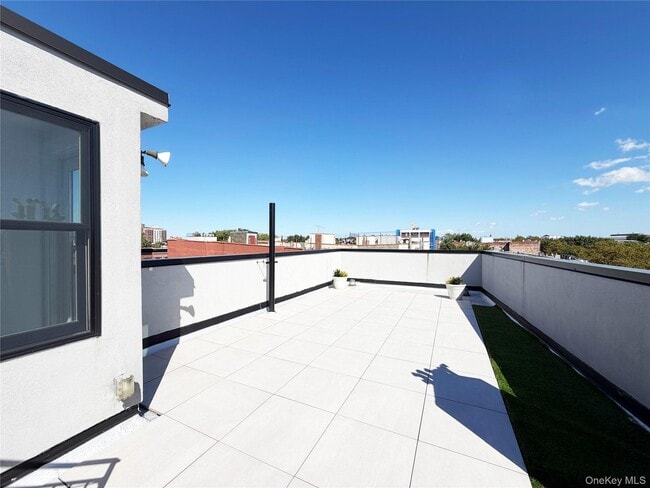 Foto del edificio - 333 Tompkins Ave