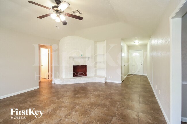 Foto del edificio - 10411 Cedar Towne Ln