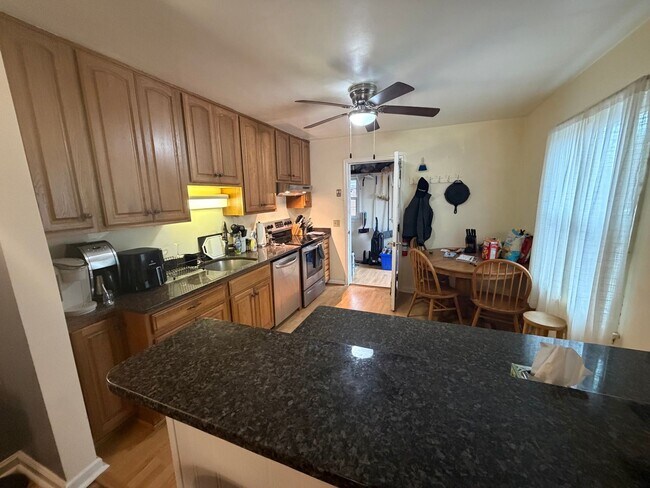 Building Photo - 3 Bedroom, 2 Bathroom Home in the Heart of Blacksburg