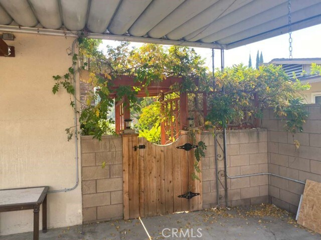 Foto del edificio - 4389 Beverly Ct