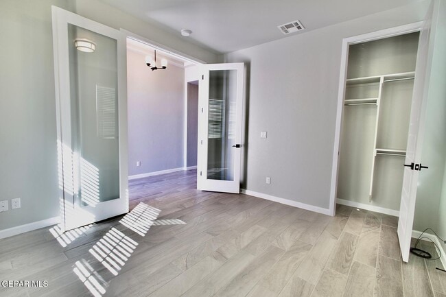 Building Photo - 272 Hunstanton St