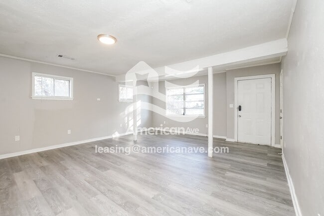 Building Photo - 314 Josanna St