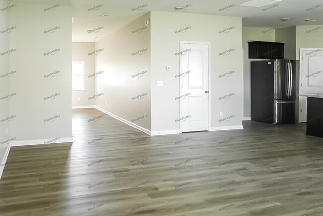 Building Photo - 2540 Mable Ln
