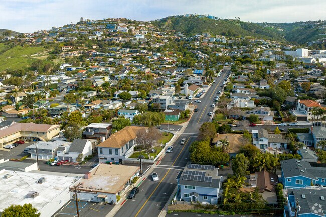 Overview of residential areas within Laguna beach.