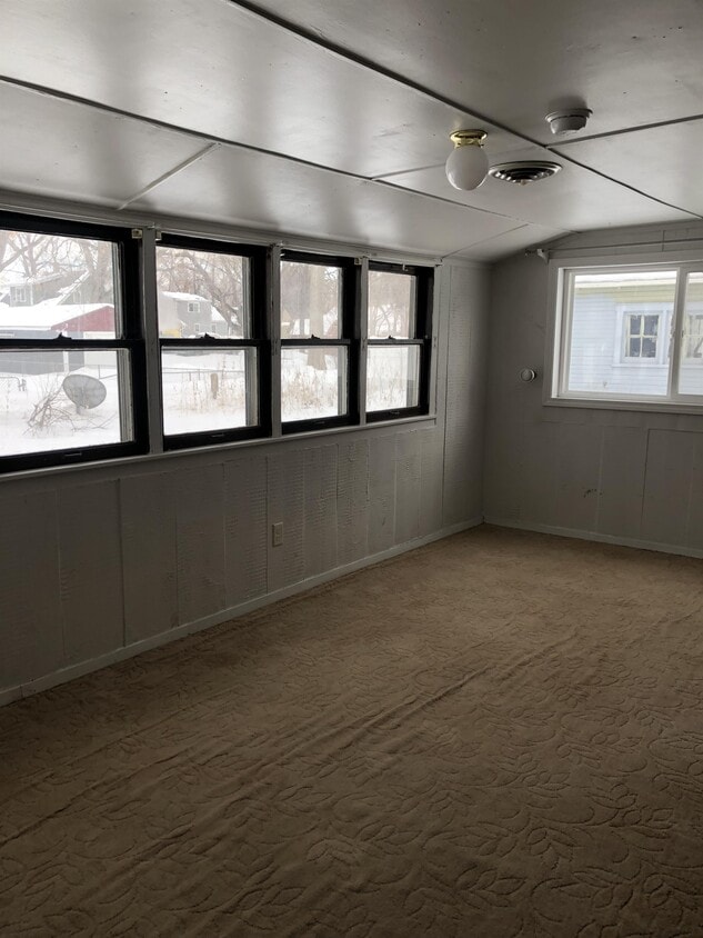 Building Photo - 108 Linden Ave