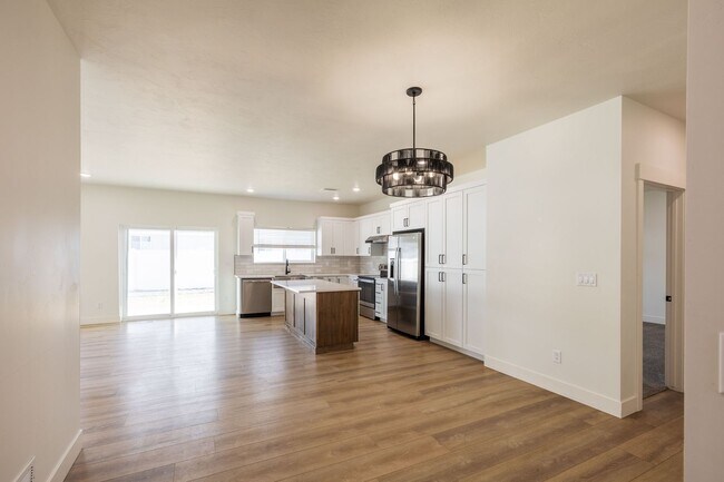 Foto del edificio - TWIN HOME FOR RENT IN SUGAR CITY - 3 BEDROOMS 2 FULL BATHROOMS